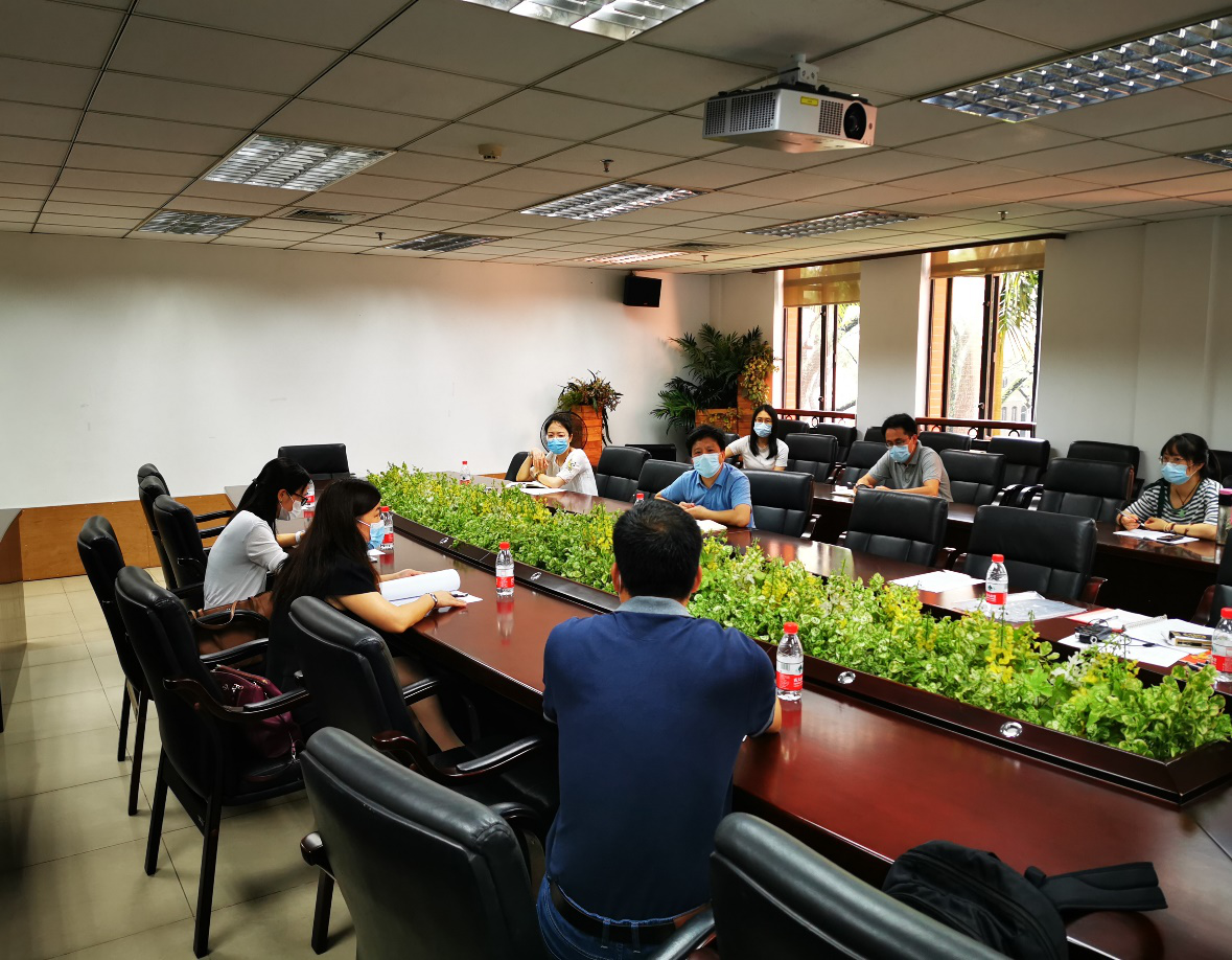 防疫部署工作专家至图书馆召开防疫工作会议